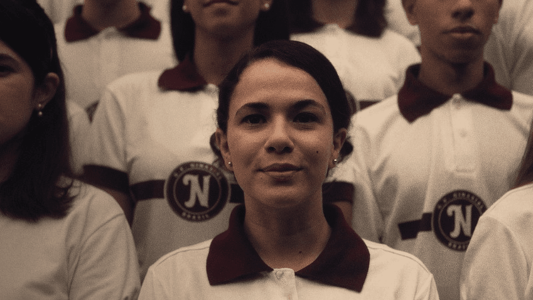 Em nova campanha, Renner celebra liberdade feminina “dos 8 aos 80”