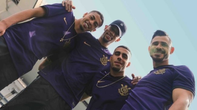 Corinthians-e-Nike-lancam-camisa-roxa-inspirada-em-mulheres-que-nunca-param-de-acreditar-2.jpg