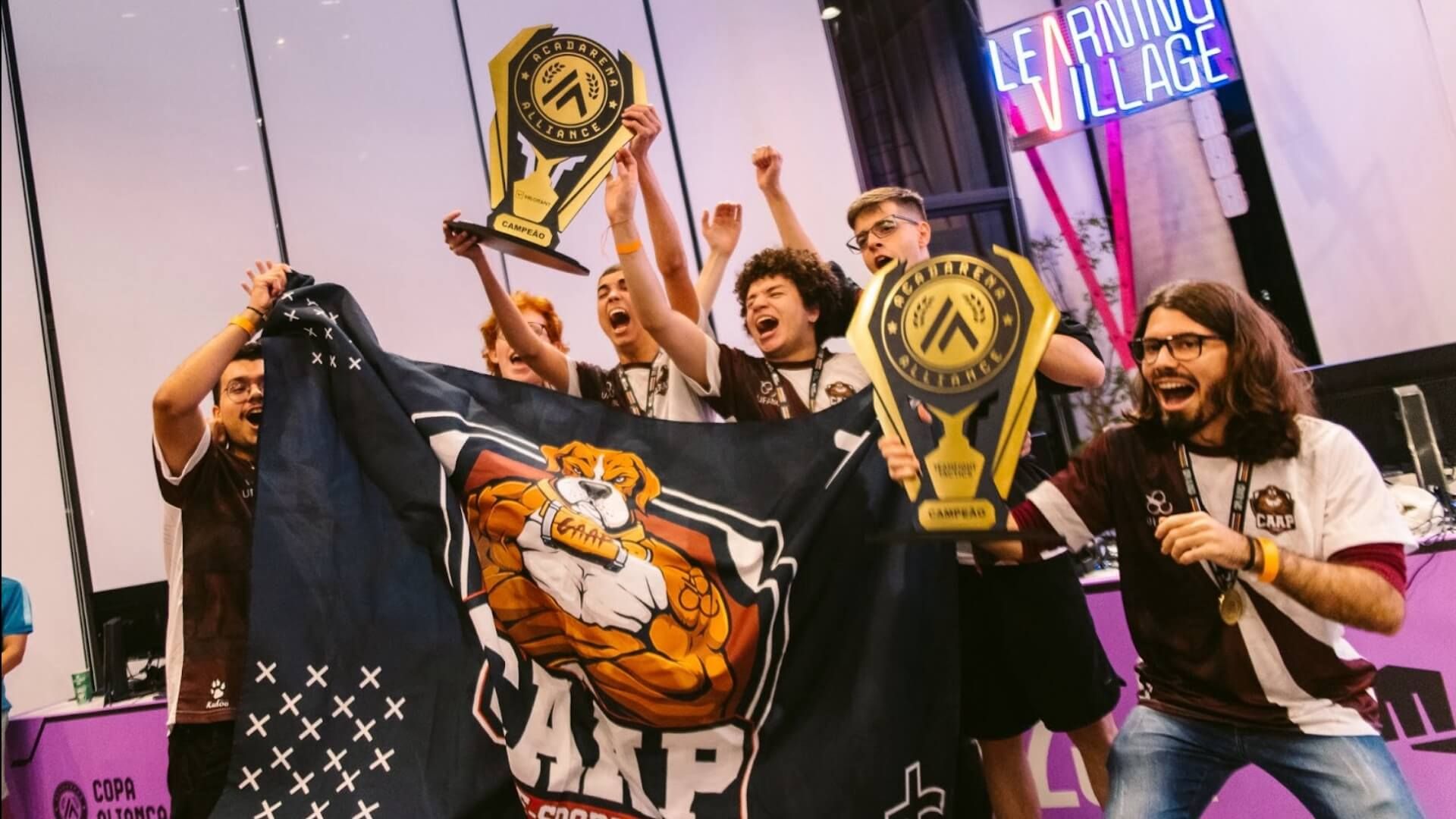Riot Games renova programa universitário em parceria com AcadArena