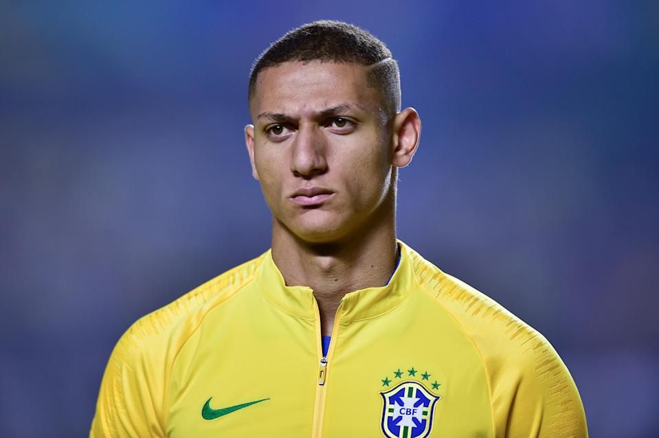 Richarlison sofre ataques racistas nas redes sociais