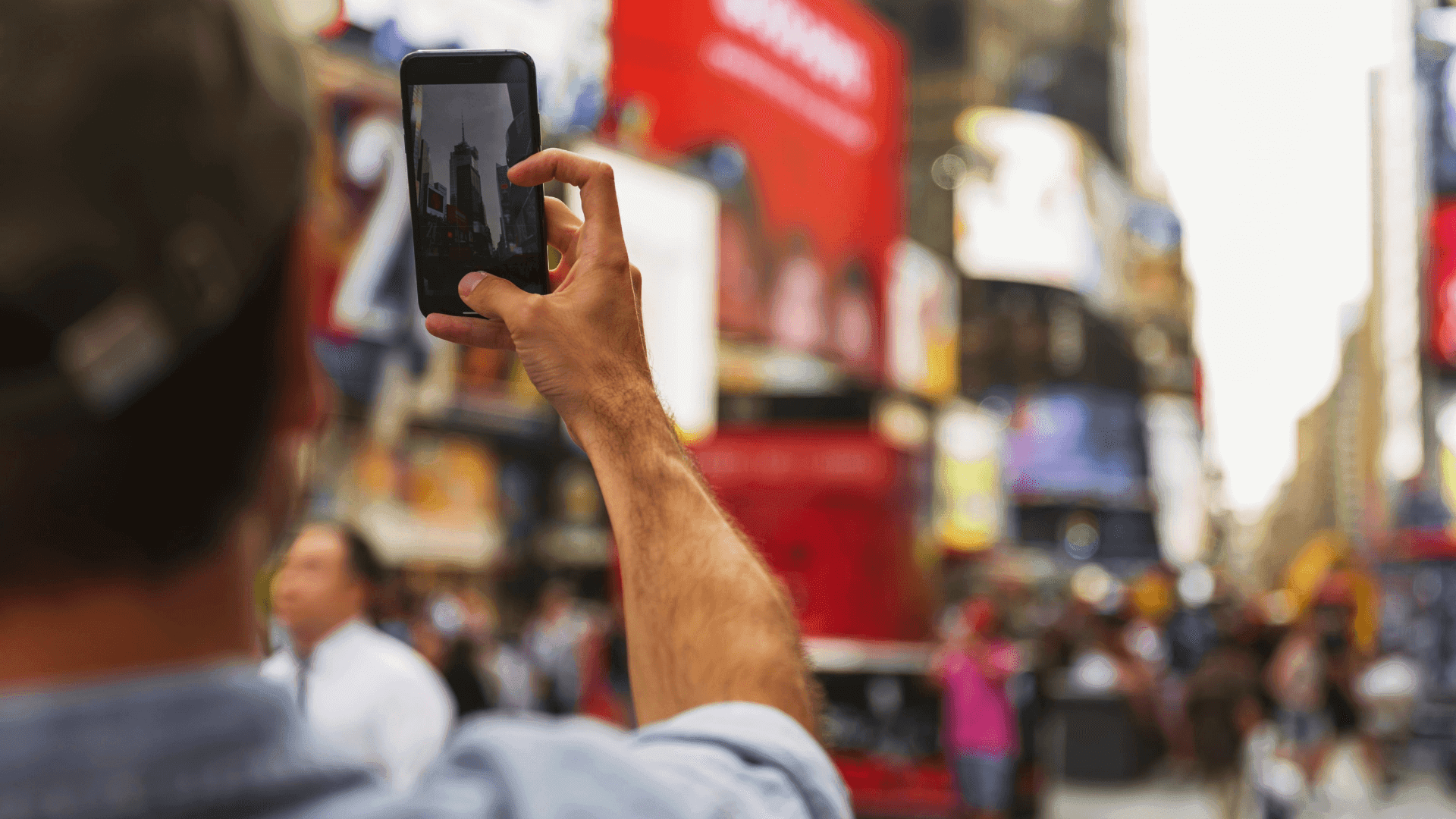Mídia OOH ganha destaque com digitalização de campanhas