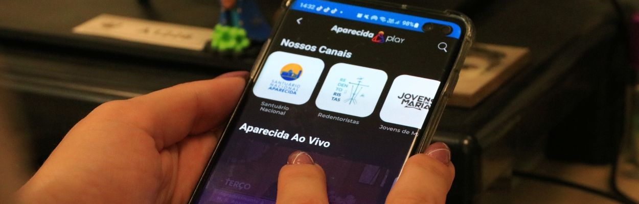 Internet leva boa nova de Aparecida aos devotos