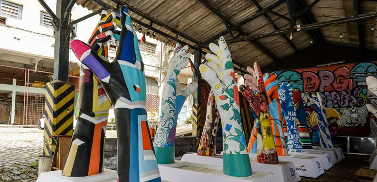 Intervenção urbana levará ‘mãos gigantes’ a dez pontos do Rio de Janeiro