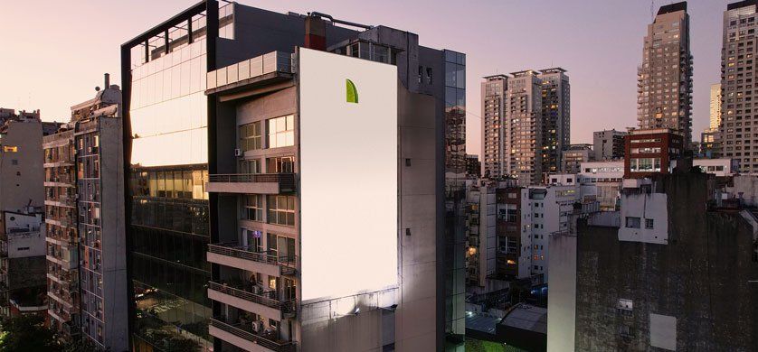 Corona tira produto do OOH e deixa apenas o limão