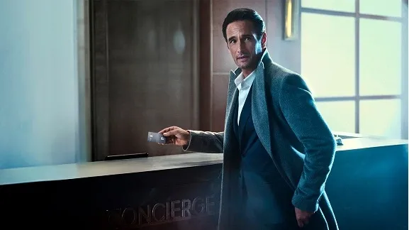 XP lança campanha com Rodrigo Santoro para apresentar novo cartão Legacy