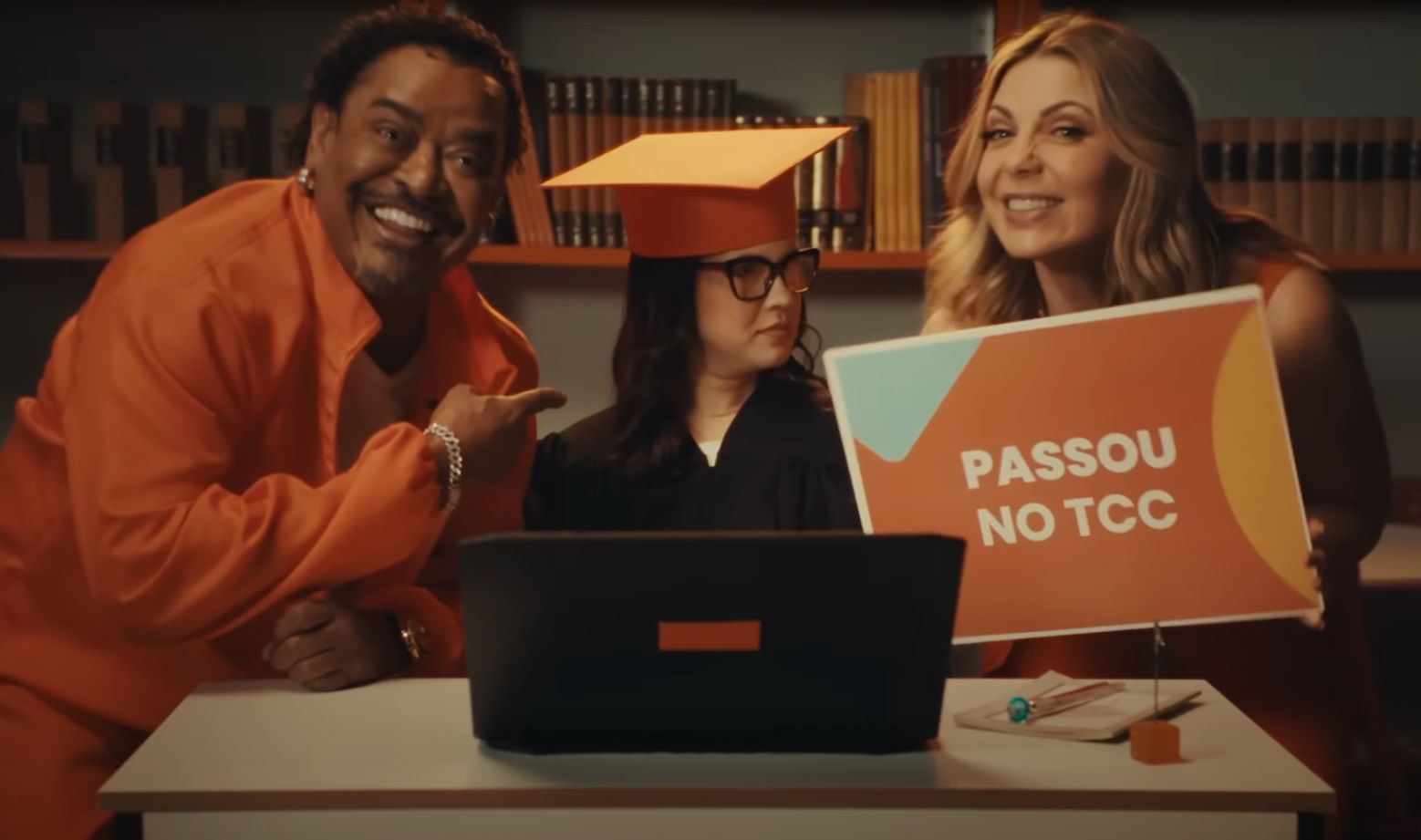 Compadre Washington e Sheila Mello estrelam campanha do Passei Direto