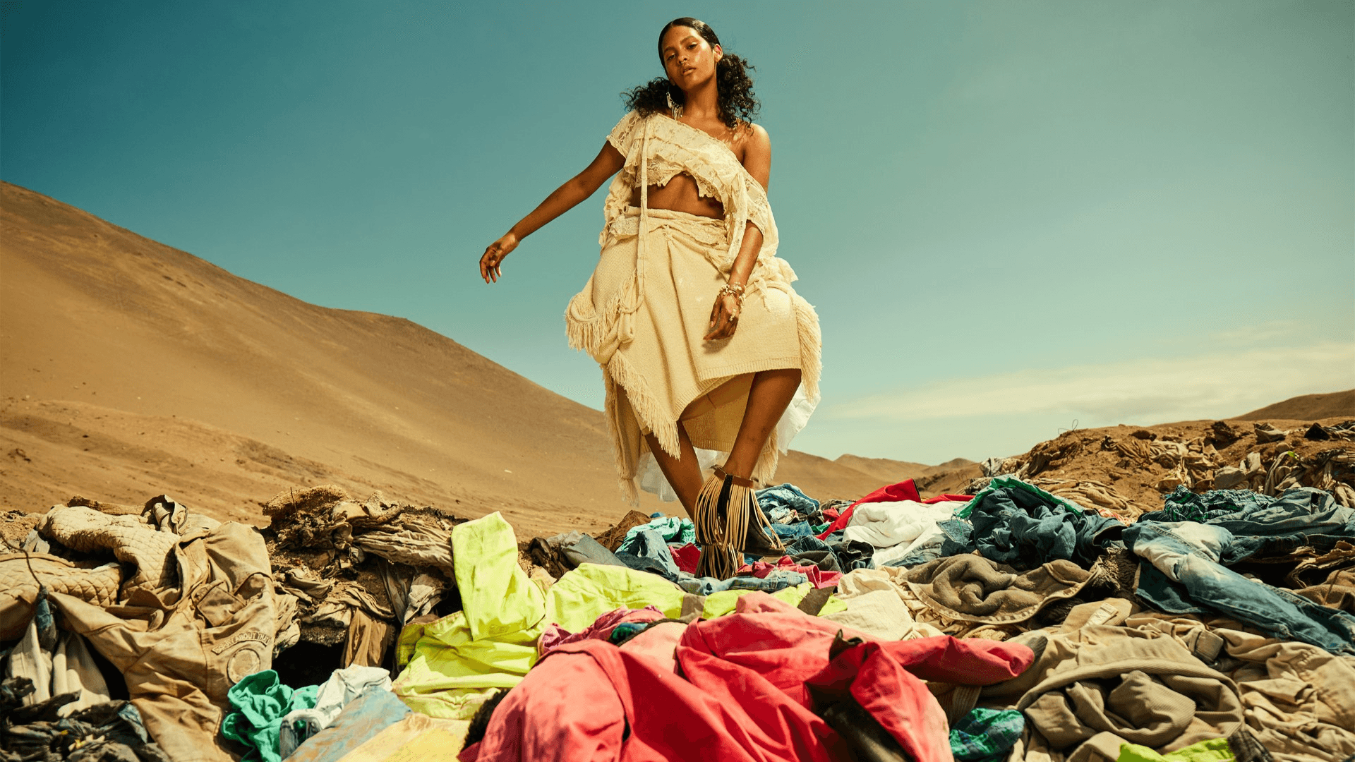 Artplan e ONG Desierto Vestido promovem Atacama Fashion Week com alerta global