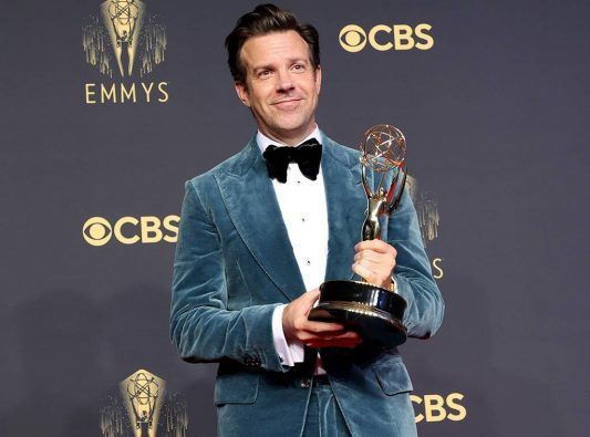jason-sudekis-emmys.cm_.91921-533x395.jpg