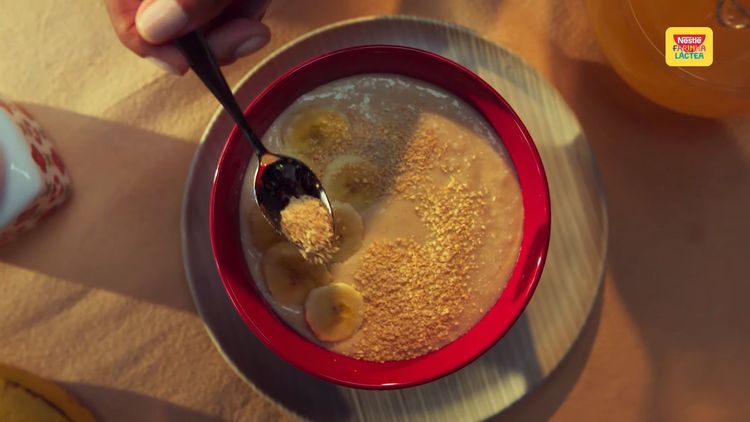 Farinha Láctea Nestlé se renova com Caju & Castanha