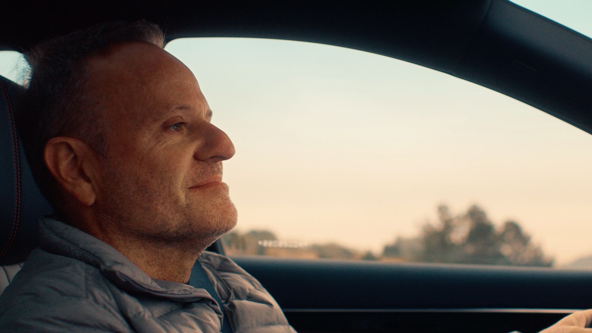 Barrichello estrela novo filme da campanha de 50 anos da Rede Graal
