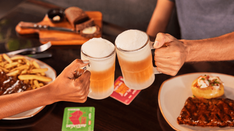 Chopp grátis? Outback presenteia clientes com um chopp nesta quinta-feira (29)