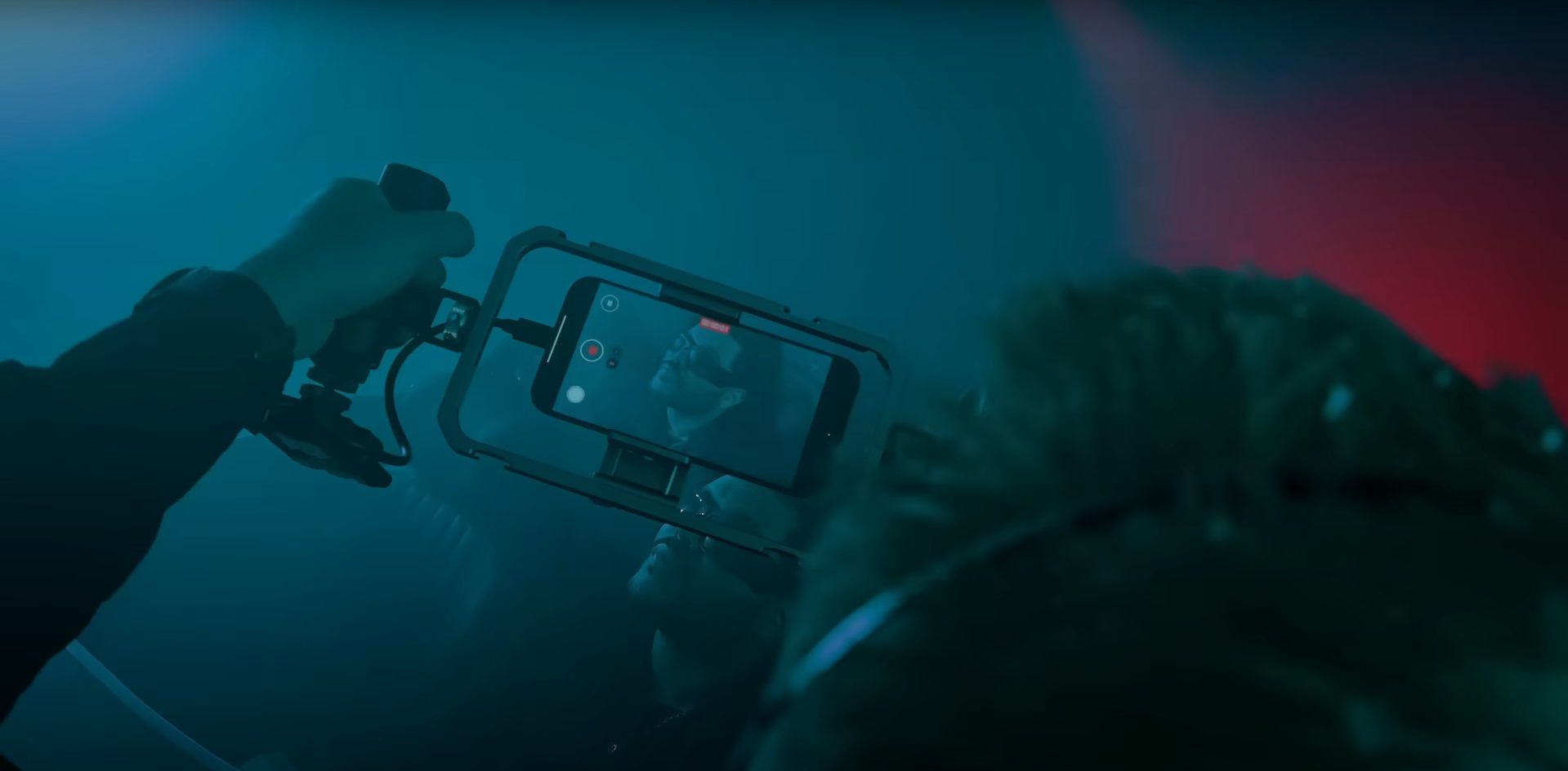 Apple lança iPhone 16 e filma clipe de The Weeknd com o aparelho