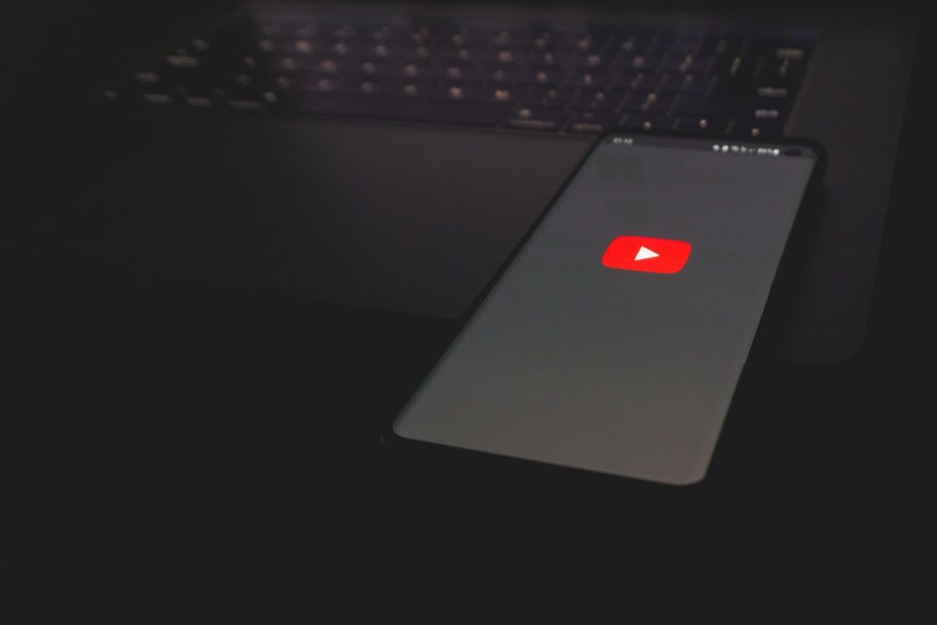 YouTube proíbe propaganda sobre política, álcool e apostas