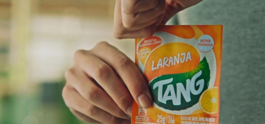 Tang muda rótulo de embalagem e se aproxima dos pais millenials