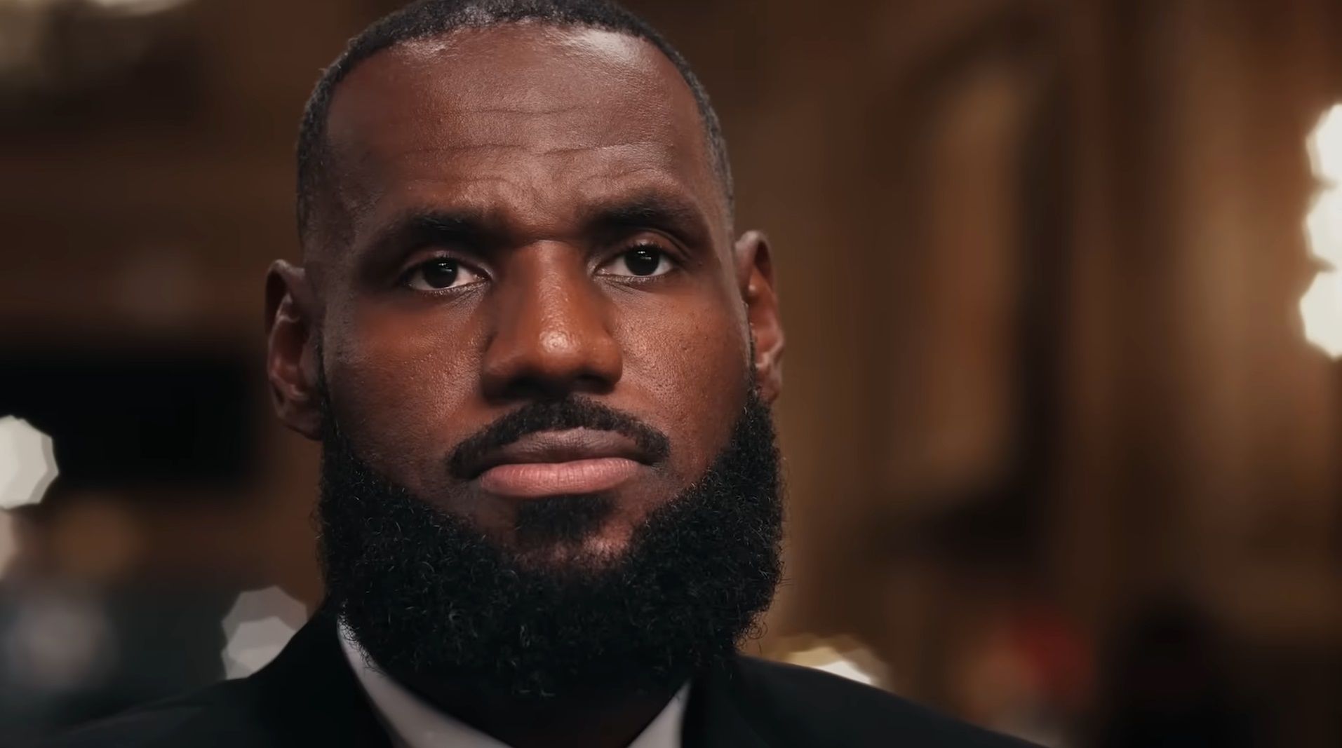 LeBron James vira agente secreto em campanha de tequila