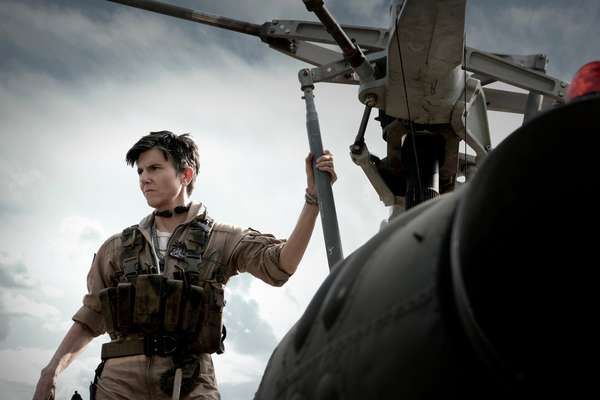 886810062-army-of-the-dead-tig-notaro-2048x1620.jpg