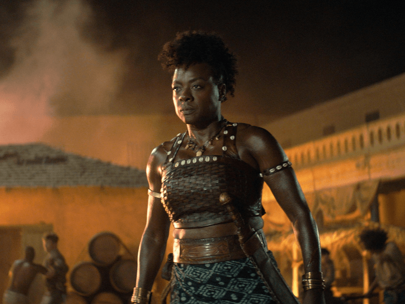 Viola Davis arrasa mais uma vez em A Mulher Rei, que chega aos cinemas