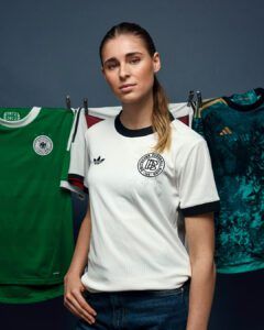 GmPmX7gXIAAIqMu-240x300.jpg