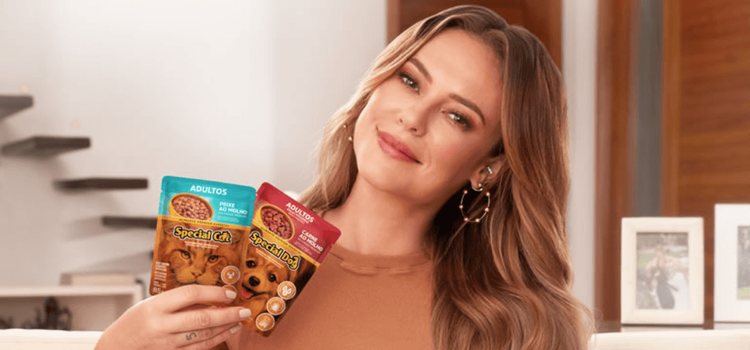 Special Dog anuncia nova campanha com Paolla Oliveira