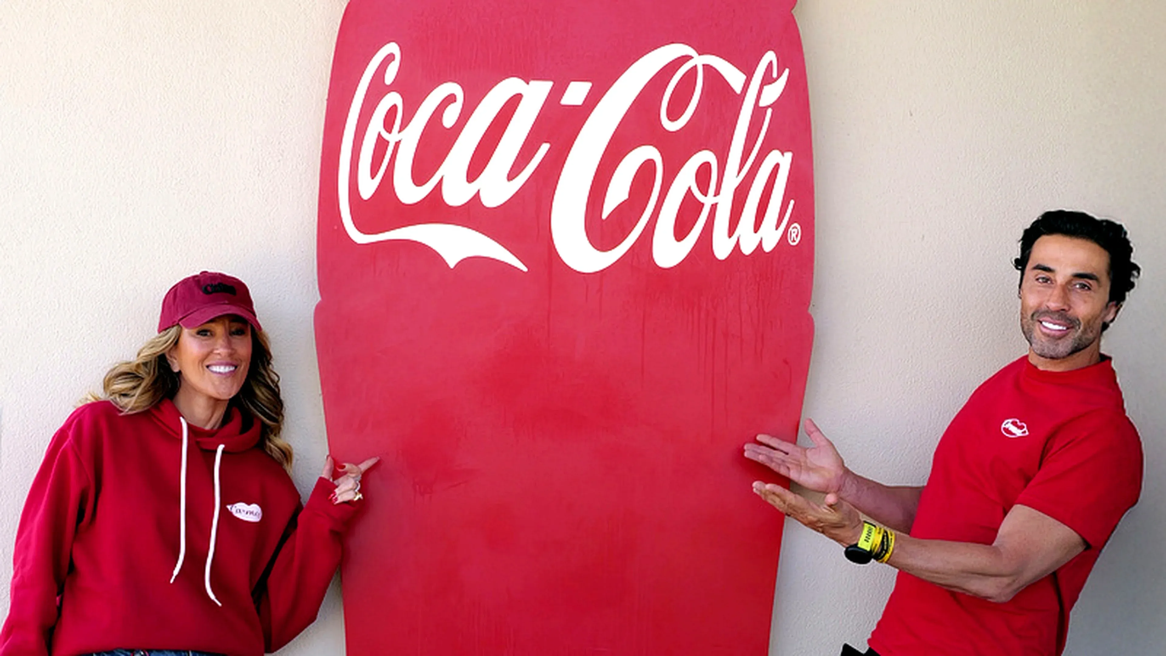 Carmed anuncia parceria com Coca-Cola para lançar coleção inédita de lip balms
