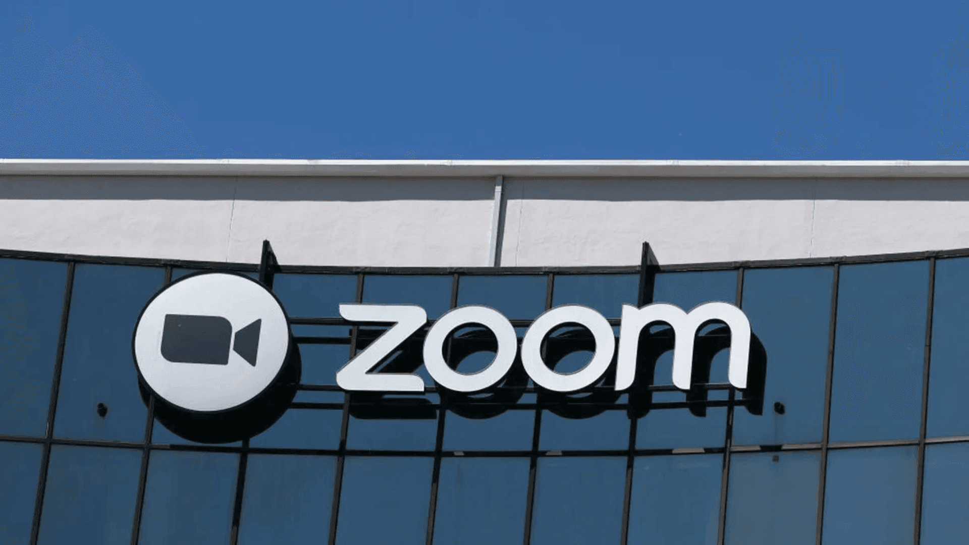 Zoom aumenta previsões anuais e foca em expansão para grandes empresas
