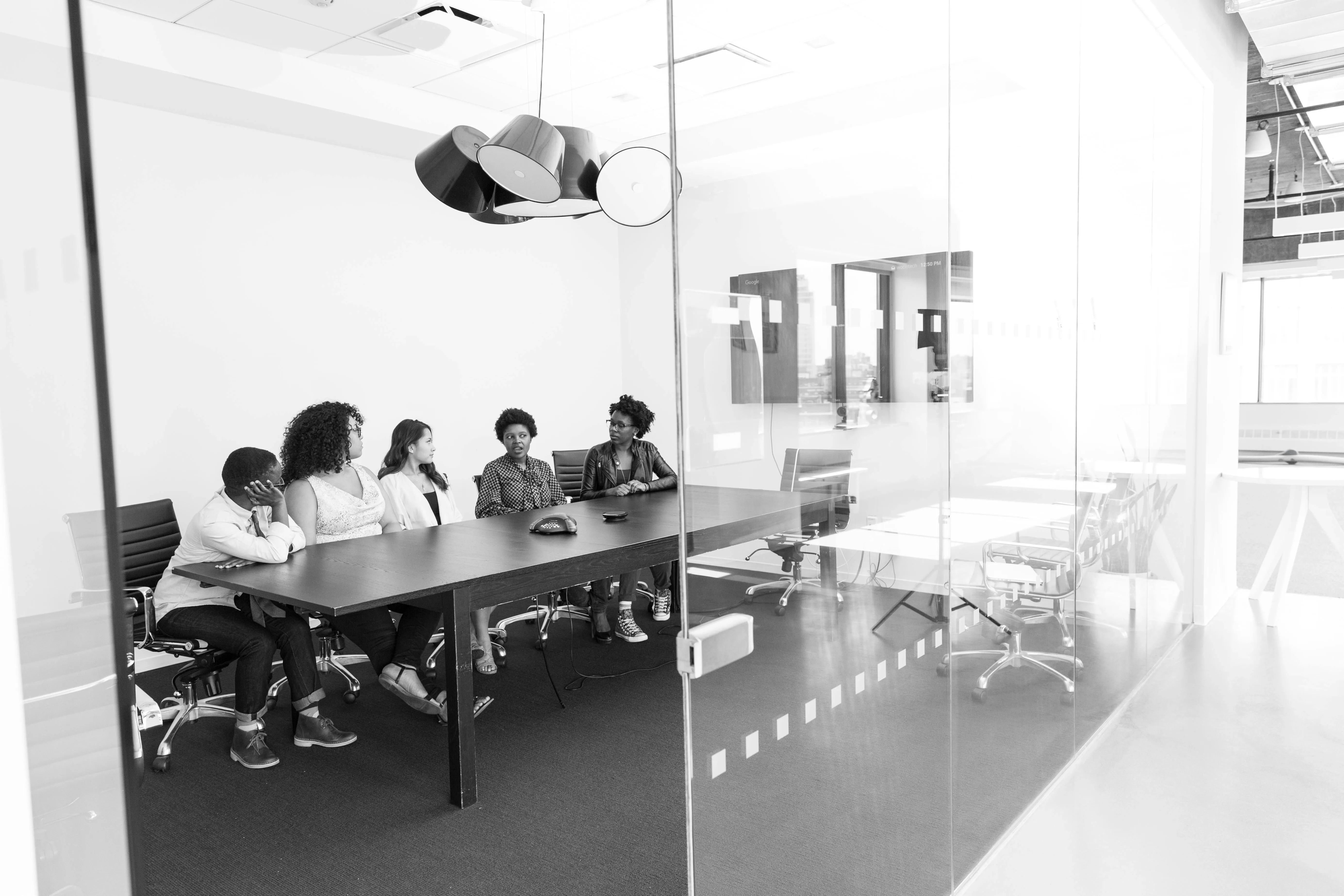 Liderança feminina avança sobre áreas técnicas e redefine competitividade na comunicação