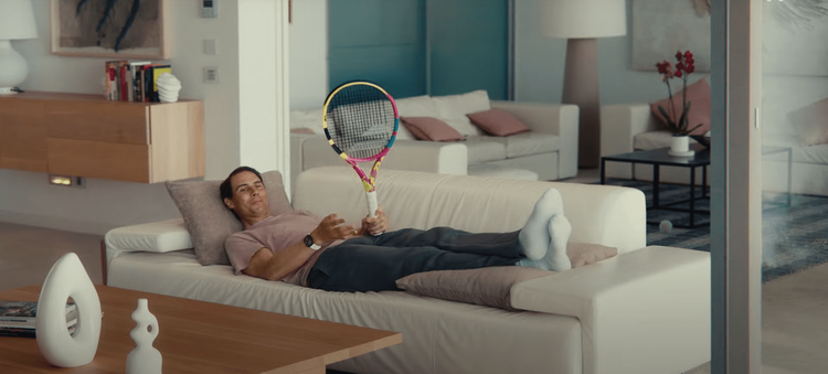 Nadal controla casa conectada em nova campanha da Vivo