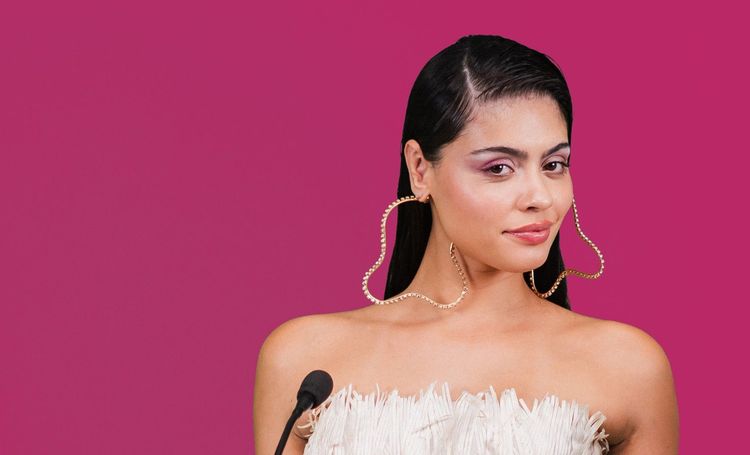 Menina Veneno estrela nova campanha da Buser