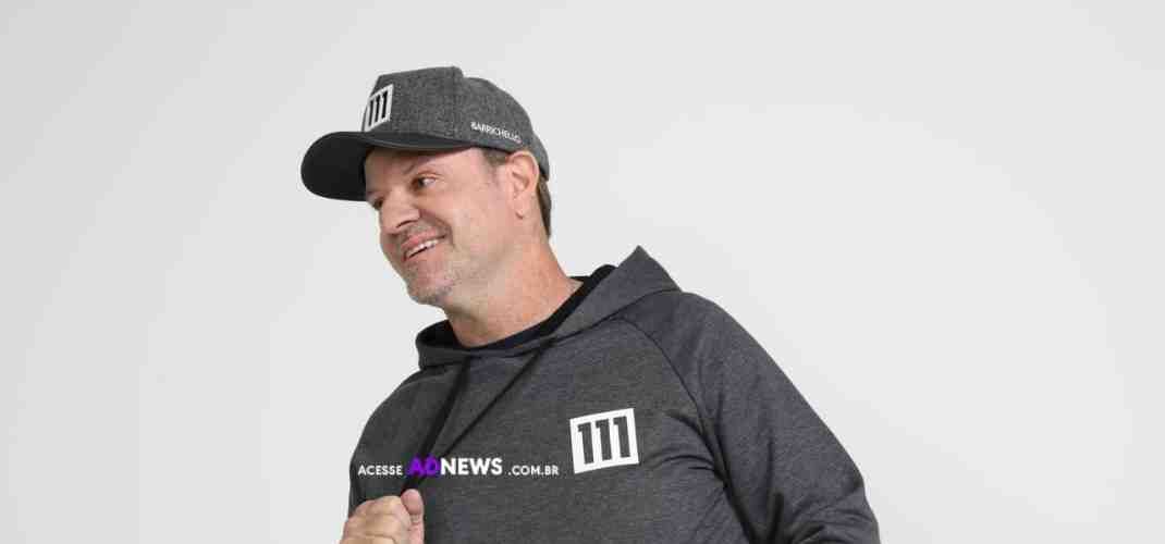 Rubinho Barrichello apresenta nova coleção de sua marca RB111, em parceria com a Netshoes