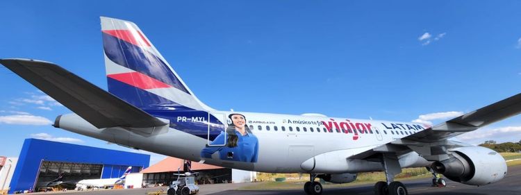 LATAM faz adesivagem de aeronaves para o Rock in Rio 2022