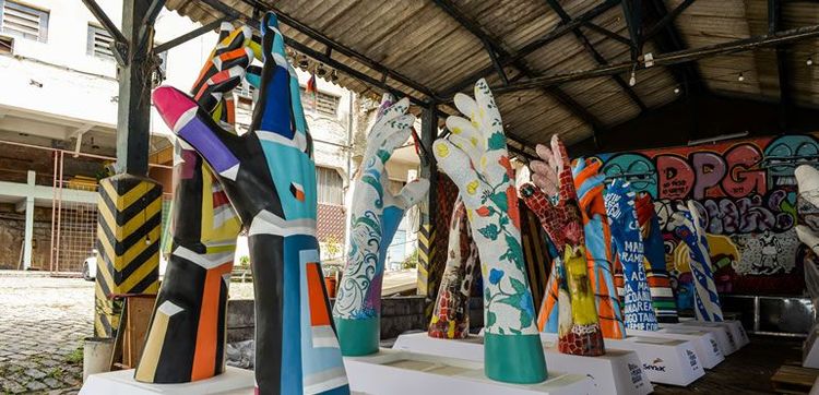 Intervenção urbana levará ‘mãos gigantes’ a dez pontos do Rio de Janeiro