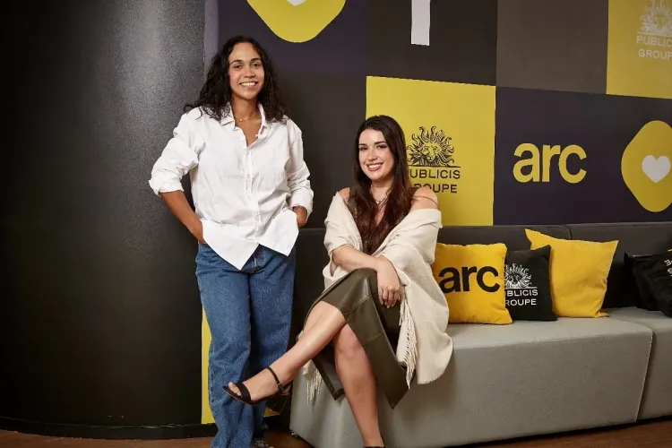 Arc reforça equipe de Estratégia com promoção de Laís Lacerda e contratação de Gabriella Copertino