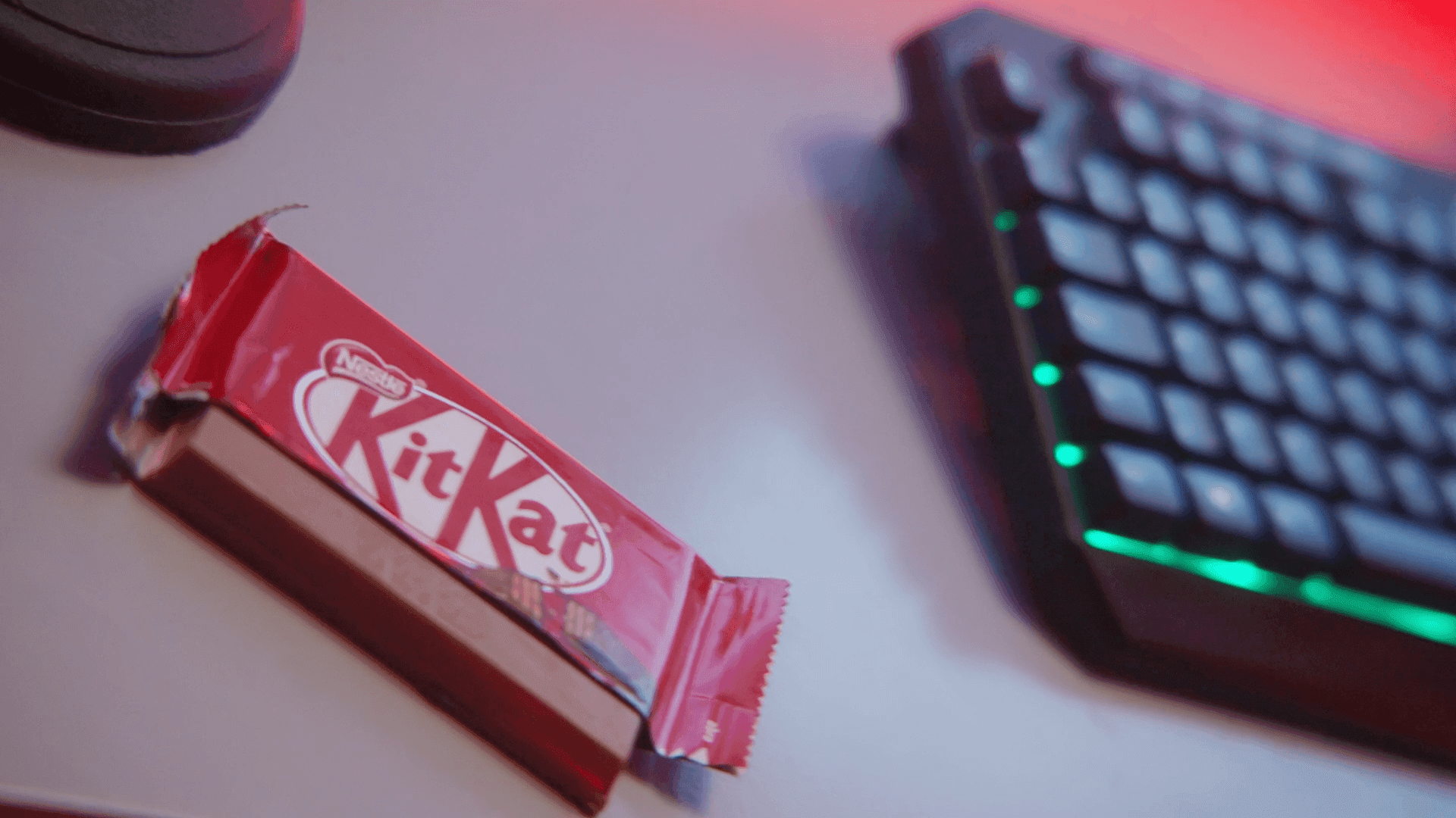 KITKAT transforma estresse de gamers em energia positiva