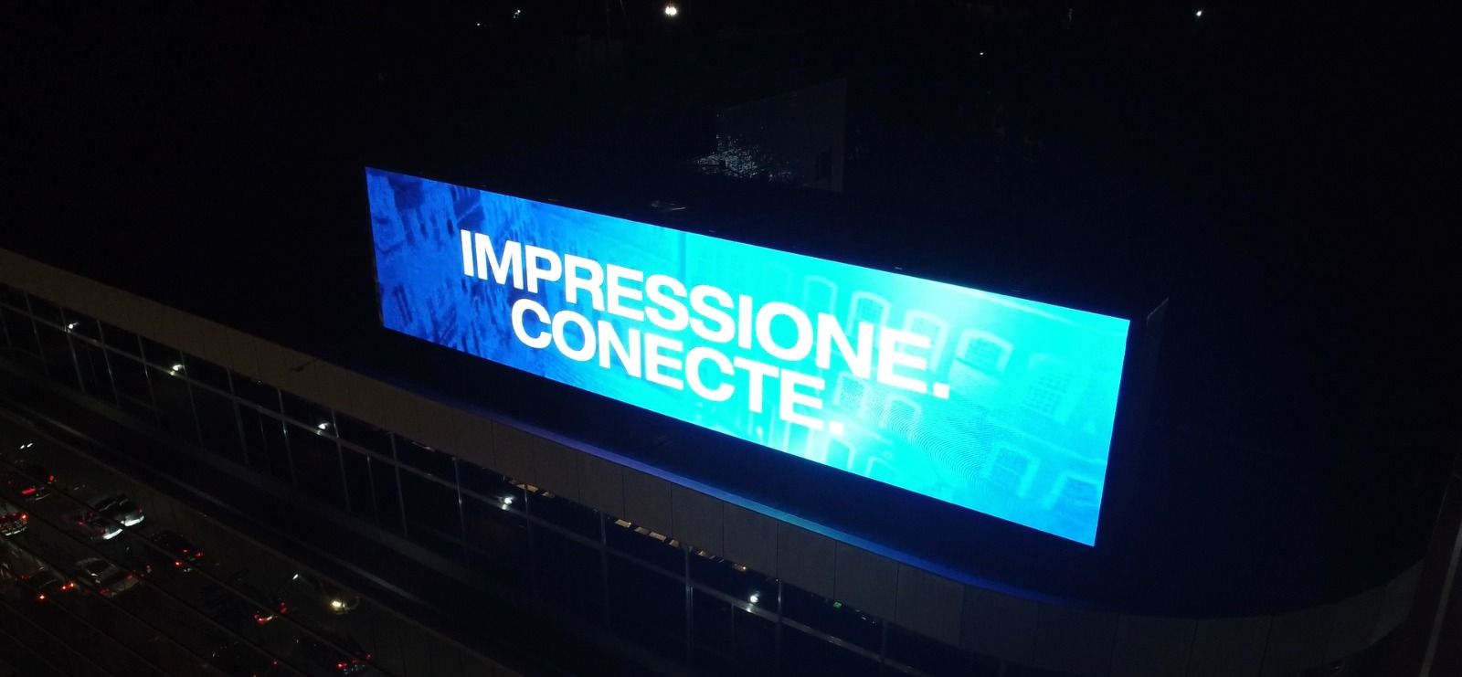 We OOH instala painel gigante em Salvador