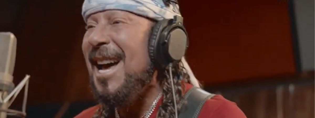 Assaí Atacadista lança nova campanha com Bell Marques