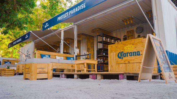 Corona transforma heliponto em bar e promove reencontro com o sol em SP