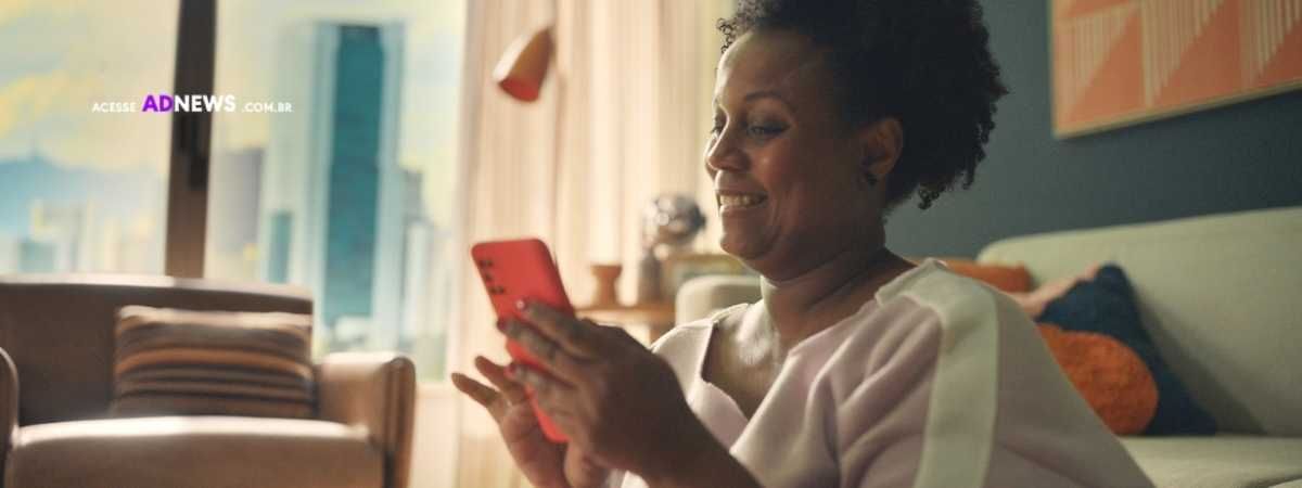 Amazon.com.br mostra diversidade de ofertas e produtos em nova campanha de fim de ano
