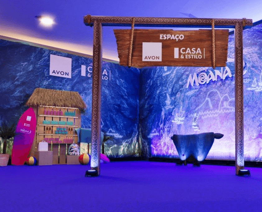 Avon faz ação na pré-estreia de Moana 2