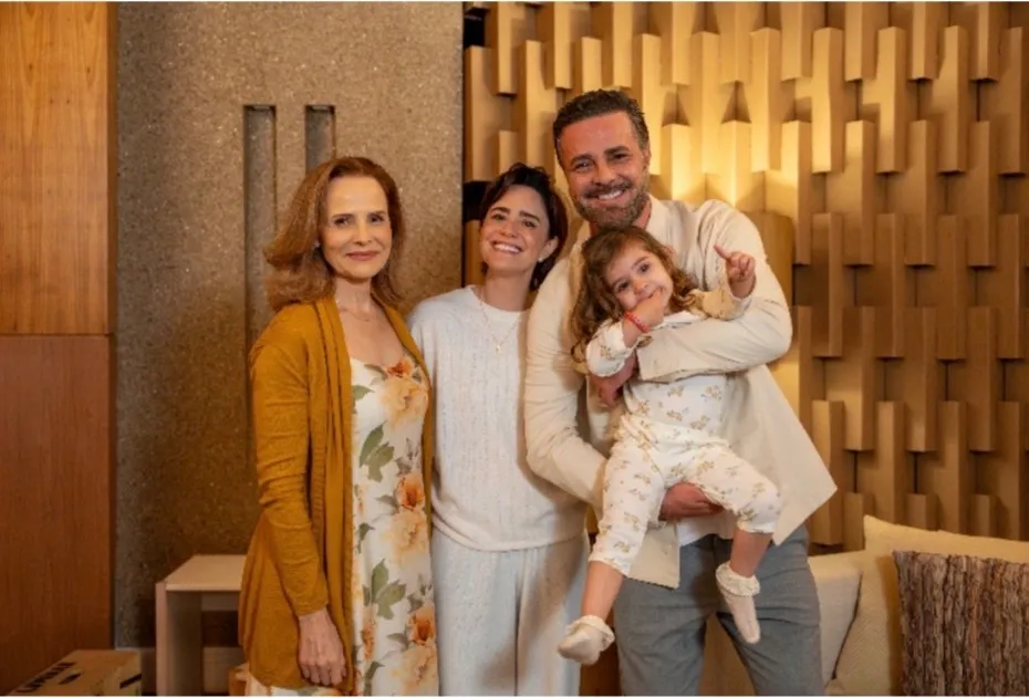 NANLAC transforma campanha em novelinha vertical no Globoplay