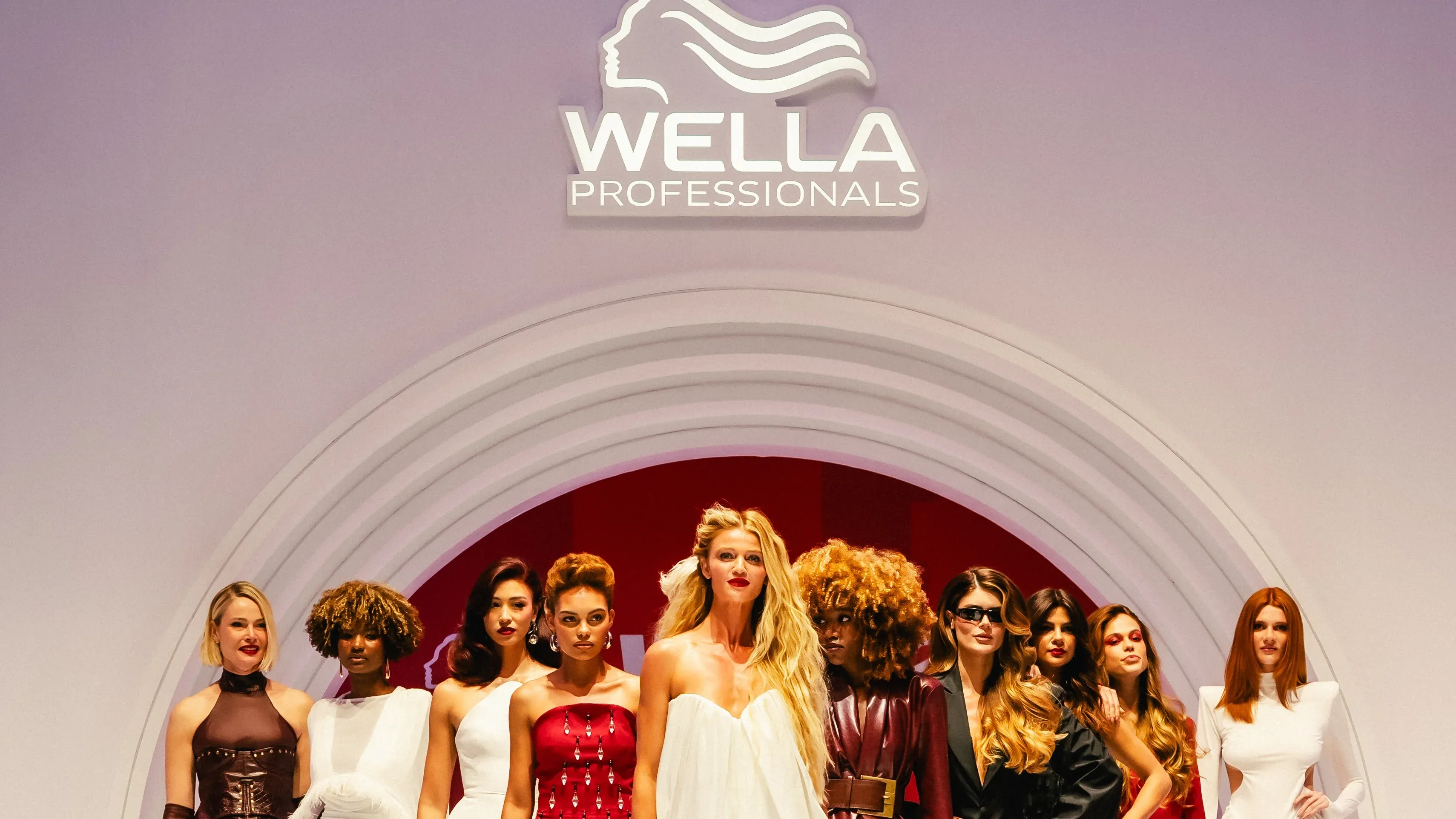 Just Live assina conceito criativo do Encontro Win Education 25 da Wella