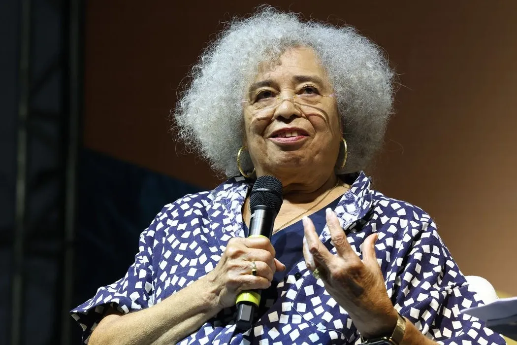 A ativista Negra Angela Davis, deixa tudo “claro” em seu discurso na Flip 2026