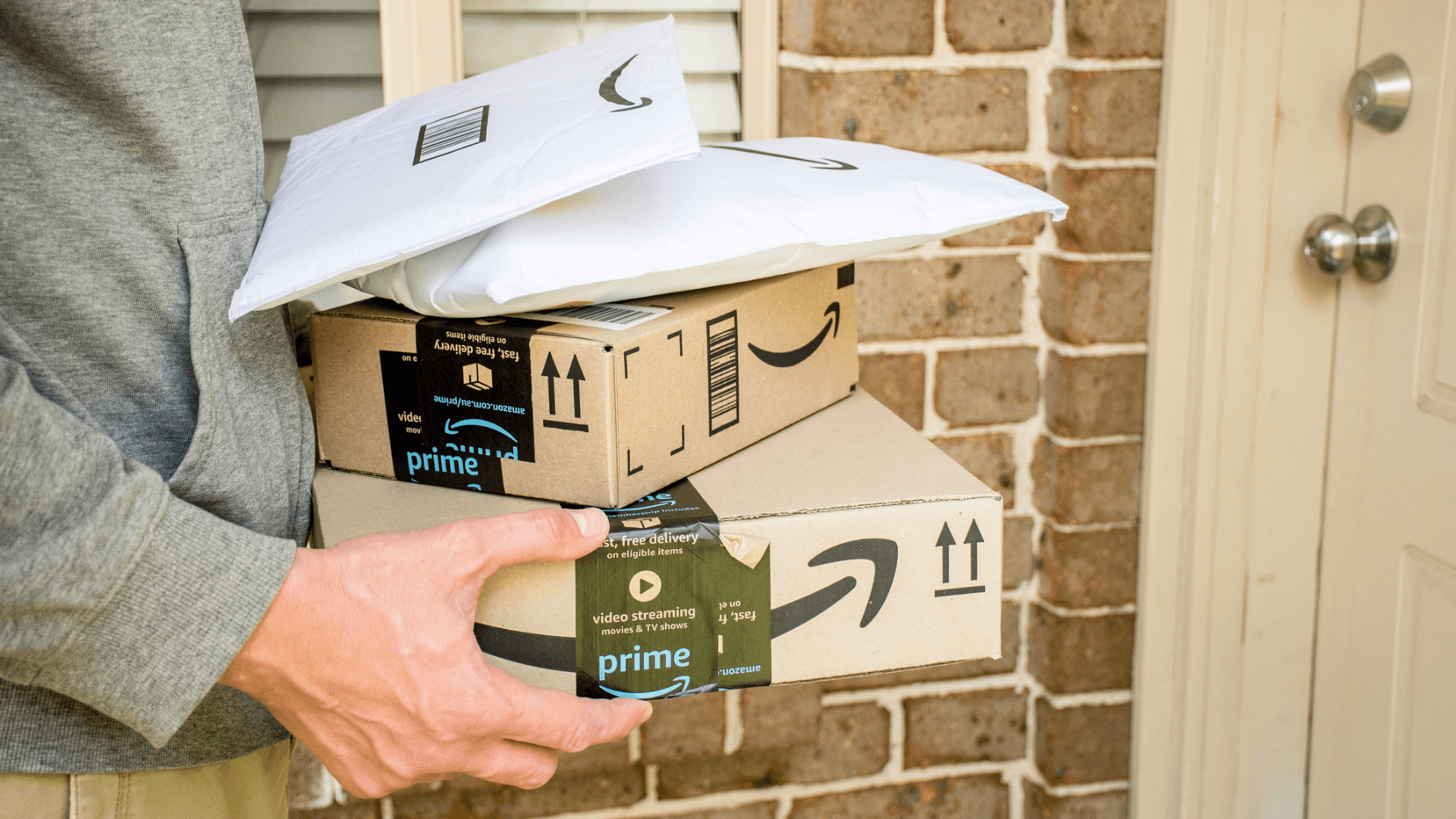 Amazon investe em IA para aprimorar seu processo de envio e reduzir impacto ambiental