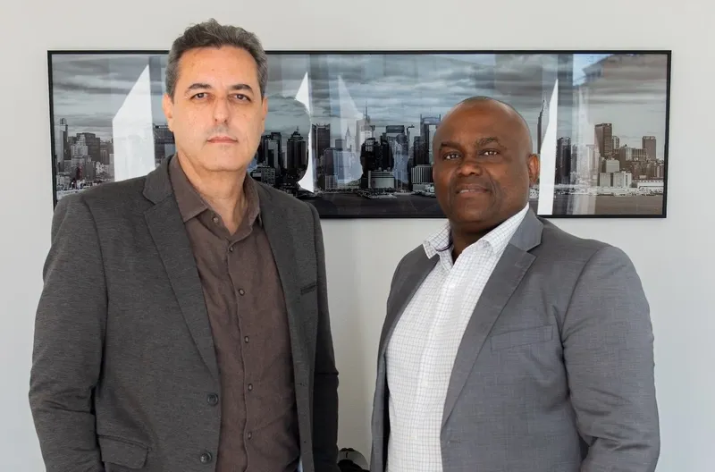 Vox Soluções e Alca2C firmam parceria para integrar infraestrutura e IA em centrais de atendimento