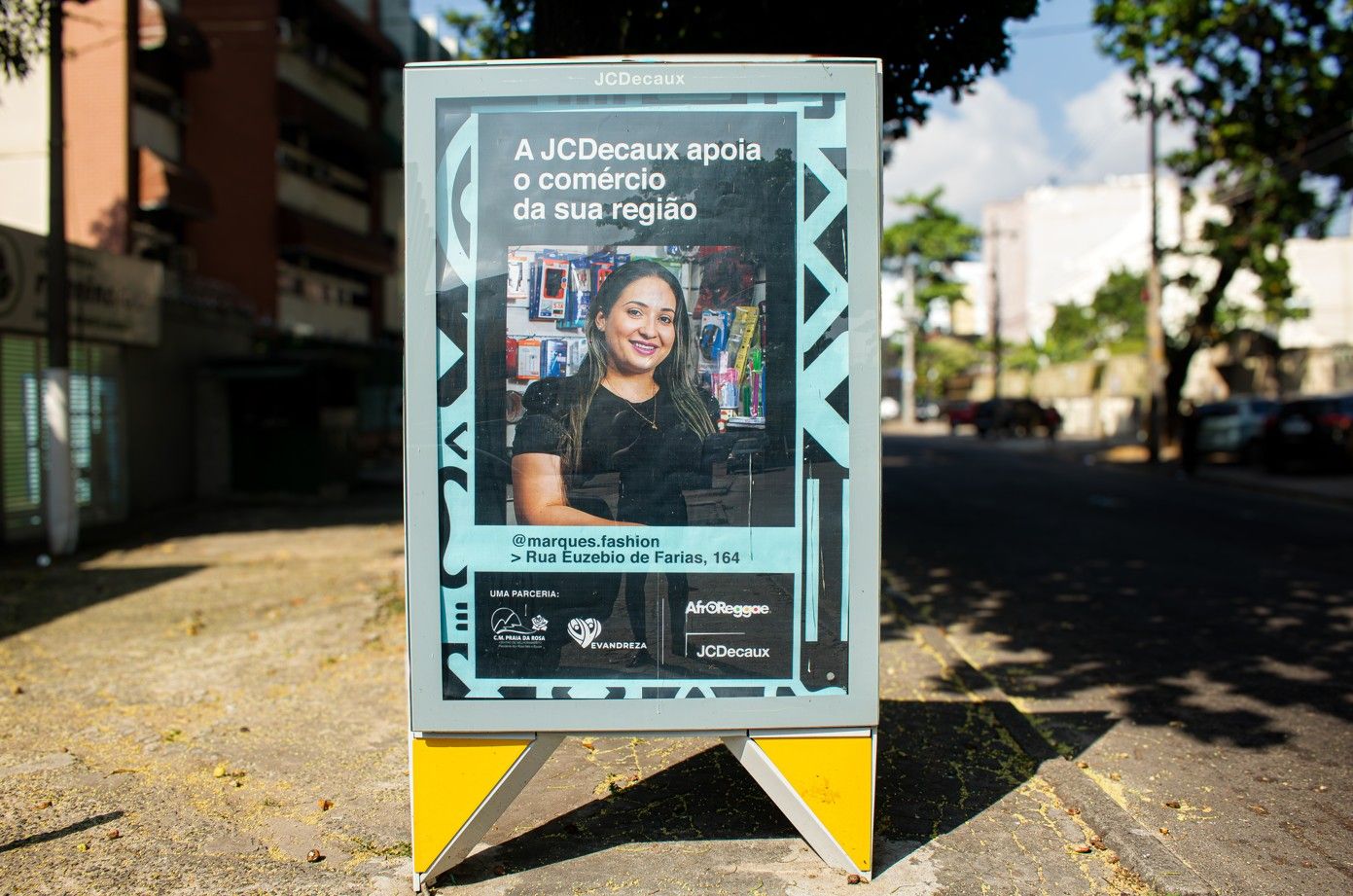 JCDecaux e AfroReggae apoiam negócios locais no Rio