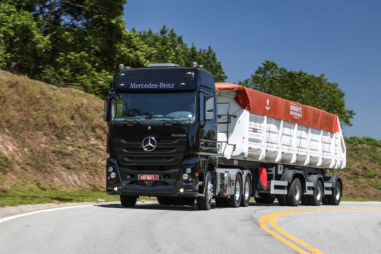 BETC assume conta da Mercedes-Benz Caminhões