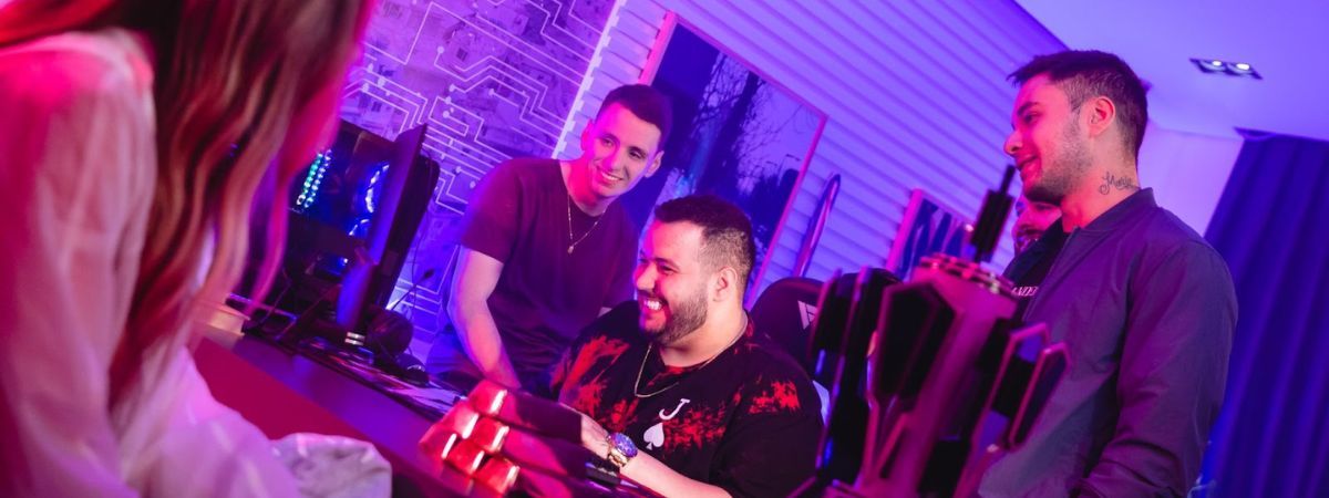 Equipe Fluxo EstrelaBet marca presença em campanha para CS:GO  