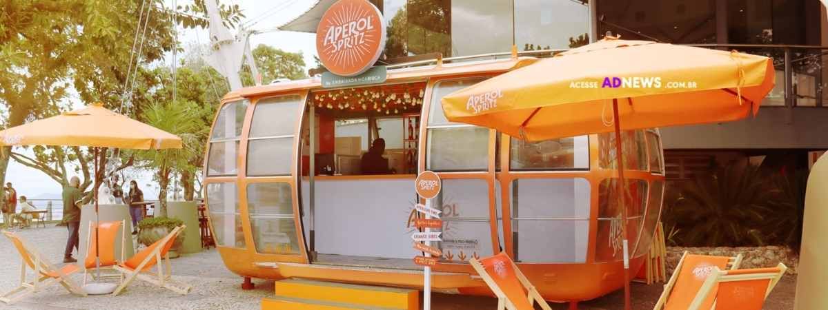 Aperol lança bar no icônico Bondinho do Morro da Urca