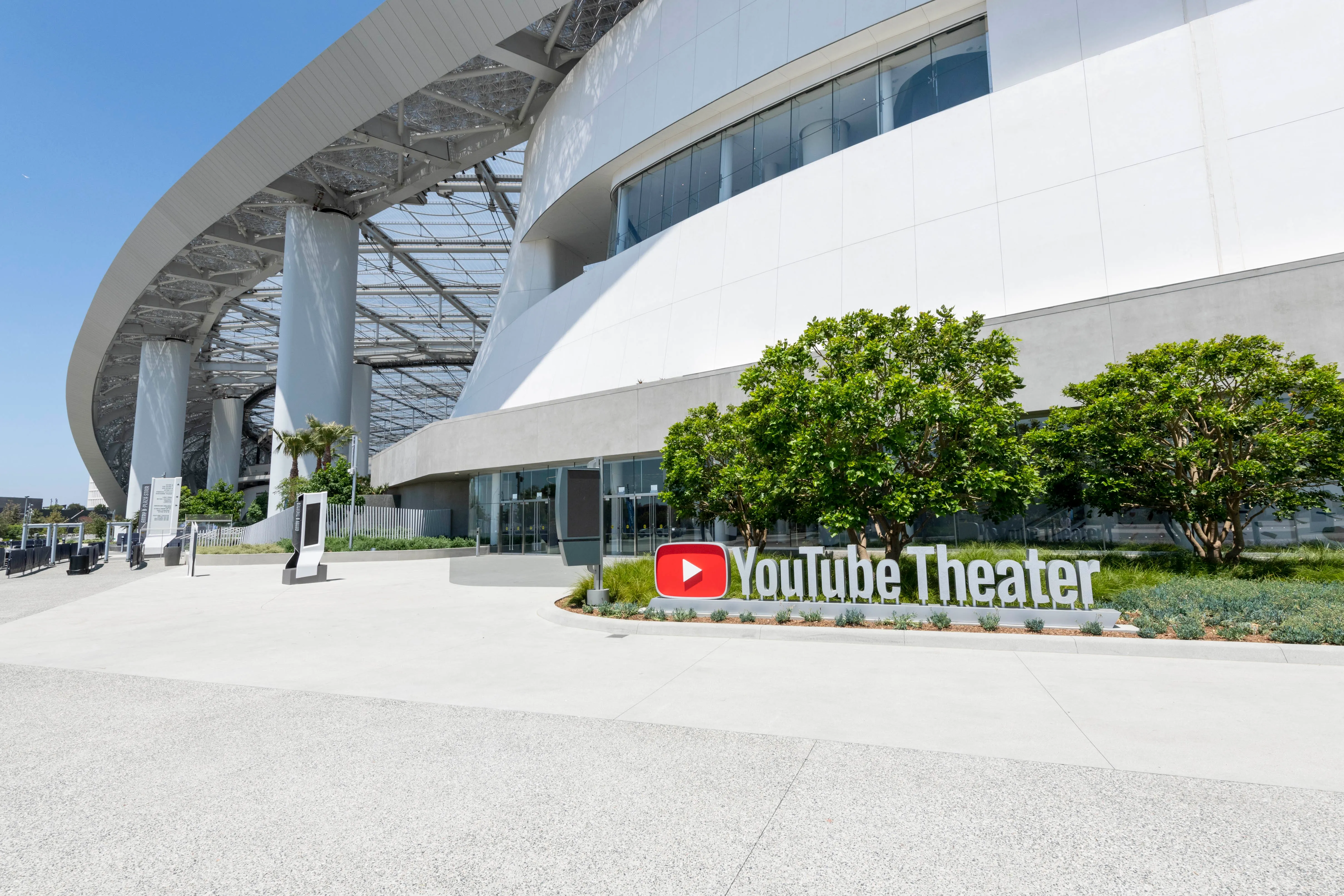 YouTube inaugura teatro em parceria com Magalu na Avenida Paulista