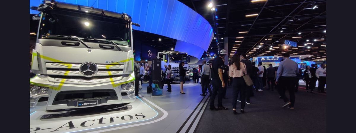 Influenciadores do transporte debatem sobre sustentabilidade e tecnologia na Fenatran 2022