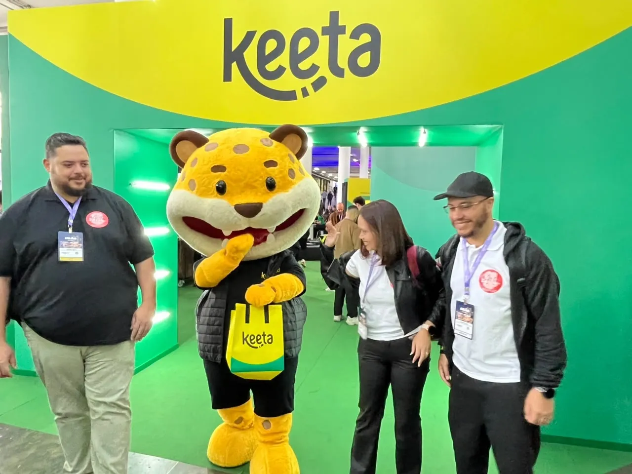 Keeta aposta em mascote, minicampo interativo e tecnologia no Salão Abrasel 2026